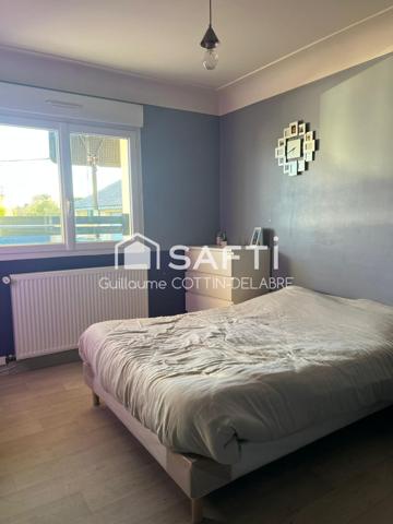 Maison rénovée 242 m²  Terrain 2 254 m²  Piscine