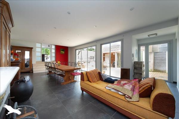 Maison à vendre |  Laruscade |  6 pièces | 278 m²