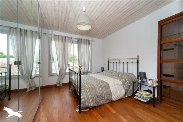 Maison à vendre |  Laruscade |  6 pièces | 278 m²