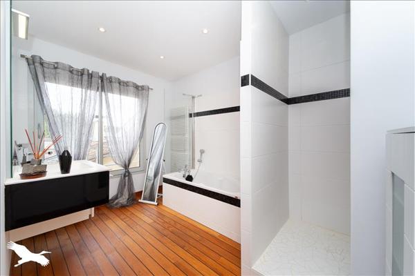 Maison à vendre |  Laruscade |  6 pièces | 278 m²