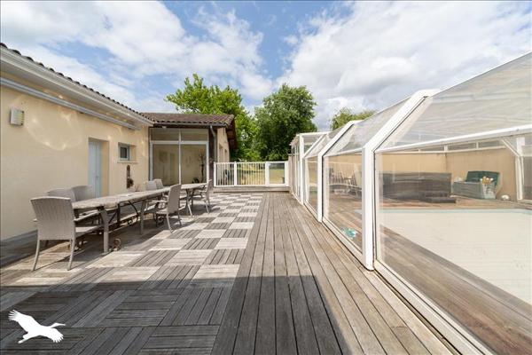 Maison à vendre |  Laruscade |  6 pièces | 278 m²