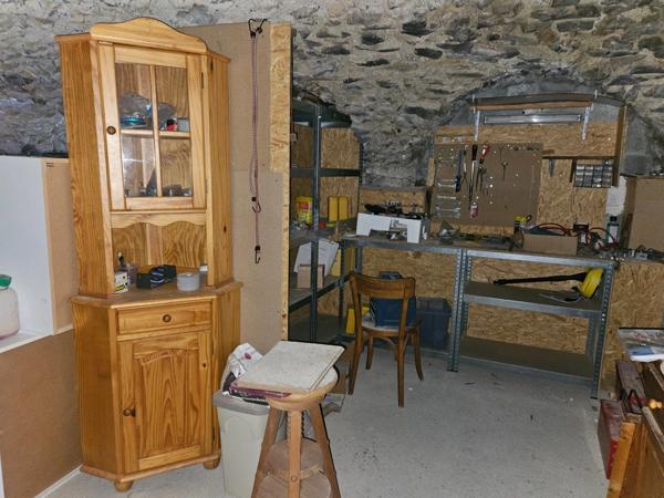 Dpt Hautes Alpes (05), à vendre CHATEAUROUX maison/grange d'environ 250 m2 à rénover entiérement avec grange,garage et un beau terrain de presque 9000 m2