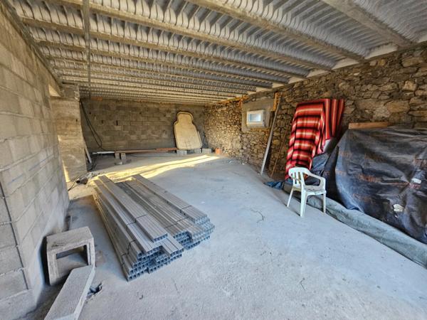 Dpt Hautes Alpes (05), à vendre CHATEAUROUX maison/grange d'environ 250 m2 à rénover entiérement avec grange,garage et un beau terrain de presque 9000 m2