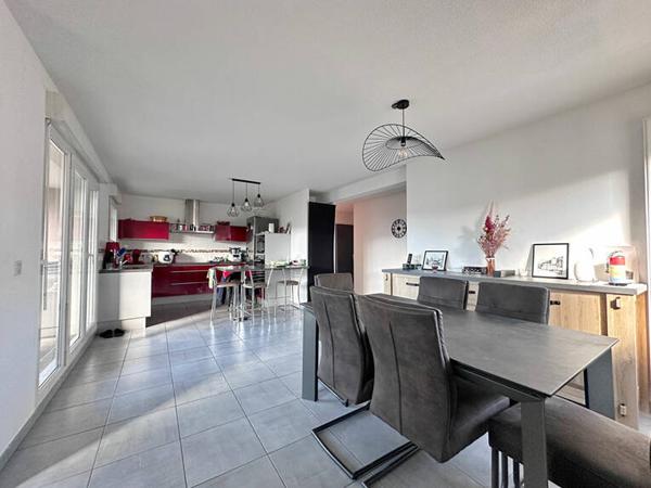 Appartement 4 pièces - Traversant - Chambéry - 85m2