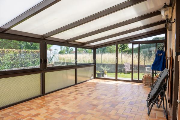 ✨DEUX MAISONS ATTENANTES✨

En entrant dans cette propriété vous accéderez à deux logements distincts, permettant de réaliser les projets les plus audacieux.
Un bien rare offrant de multiples possibilités :

✔ Grande maison familiale/projet intergénérationnel
✔ Projet professionnel
✔ Gîte / Airbnb
✔ Investissement locatif

🏡 180 m² habitables
🌳 Terrain paysagé, clos et arboré de 1 977 m²
🏠 2 maisons distinctes avec possibilité de réunification
🔑 Entièrement rénové avec goût

Se composant pour:

📍le 1er logement :
• 3 chambres
• cuisine séparée
• salon / salle à manger
• véranda
• salle de bain
• Wc
• Garage

📍Le 2nd logement :
• 2 chambres
• salle de jeux
• cuisine ouverte moderne
• salon / salle à manger
• véranda

Les deux logements sont équipés de:
🔥 PAC réversibles (DPE Classé D-B)
🔥 Cheminée
⚡ Portail électrique (commun)
🛣 Allée goudronnée (commune)
🏡 Dépendances

Un cadre de vie unique entre confort, espace et potentiel 💚
A visiter sans tarder.

Crédits photos giaccone.cedric@laposte.net
