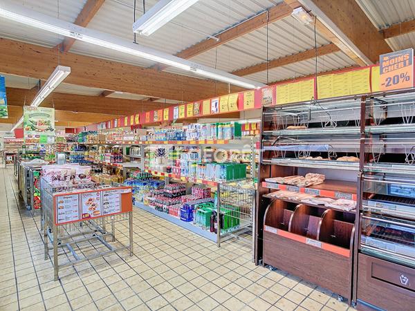 Location local commercial Vitry-le-François - 791 m² - 3 900 €/mois