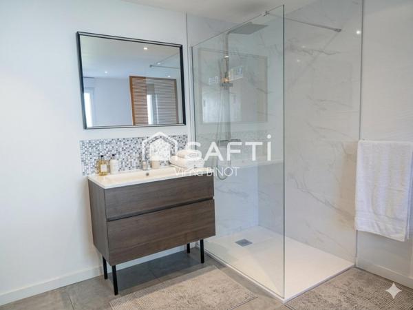 Posez vos valises , le charme et le confort n'attendent que vous .