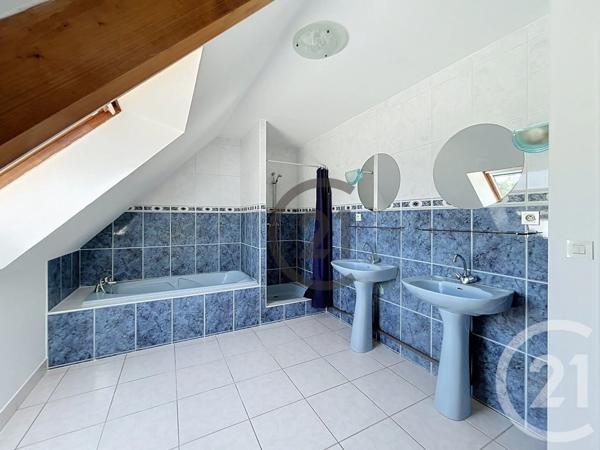 Maison à vendre  9 pièces - 212 m 2   LA TURBALLE  - 44