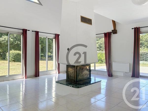 Maison à vendre  9 pièces - 212 m 2   LA TURBALLE  - 44