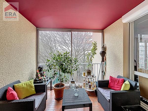 À vendre : Appartement 2 pièces à Aix-en-Provence, secteur Vasarely loggia terrasse