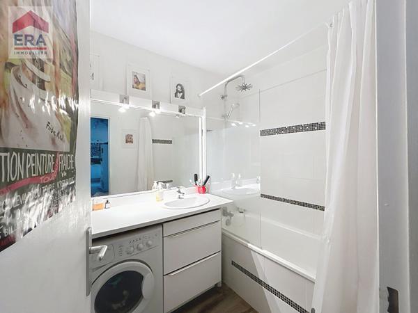 À vendre : Appartement 2 pièces à Aix-en-Provence, secteur Vasarely loggia terrasse