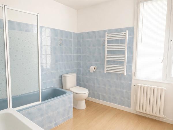 Bayonne Saint-Esprit – Duplex de caractère avec grand garage et stationnement privatif