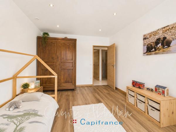 VILLA CONTEMPORAINE D'EXCEPTION – 192 m² DE PLAIN-PIED AVEC PISCINE - en limite de Gilly sur Isère (73)
