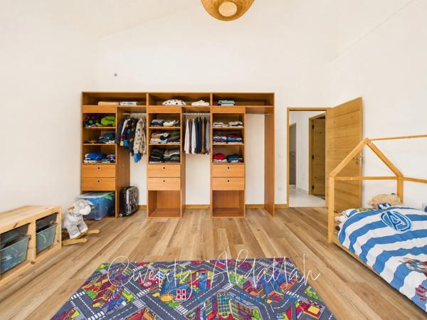 VILLA CONTEMPORAINE D'EXCEPTION – 192 m² DE PLAIN-PIED AVEC PISCINE - en limite de Gilly sur Isère (73)