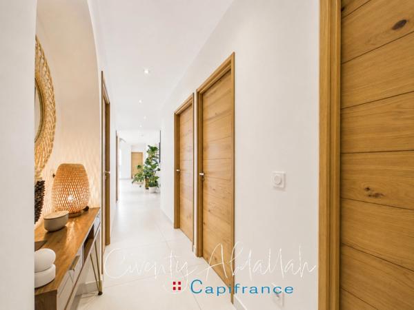 VILLA CONTEMPORAINE D'EXCEPTION – 192 m² DE PLAIN-PIED AVEC PISCINE - en limite de Gilly sur Isère (73)