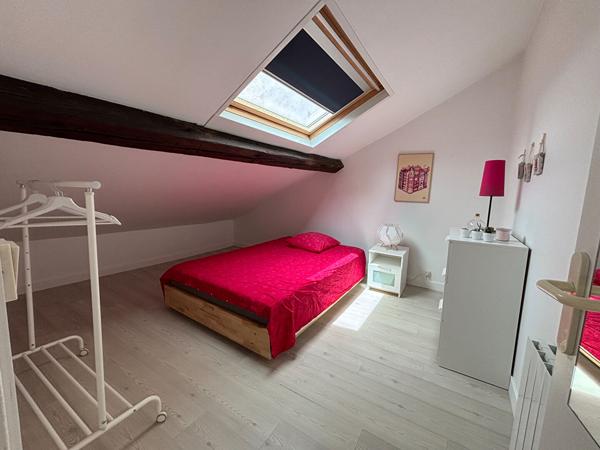 A VENDRE EN IMPASSE NANTES SAINT-CLEMENT SPACIEUX TYPE 2 RENOVE