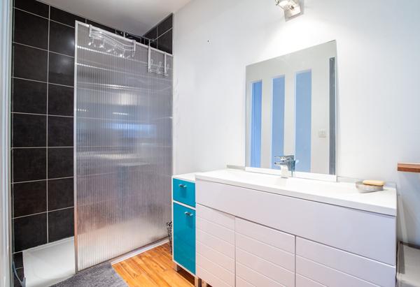 A VENDRE EN IMPASSE NANTES SAINT-CLEMENT SPACIEUX TYPE 2 RENOVE