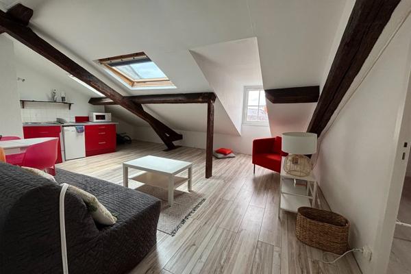 A VENDRE EN IMPASSE NANTES SAINT-CLEMENT SPACIEUX TYPE 2 RENOVE