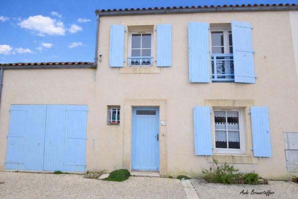 Maison à vendre 5 pièces SAINT MARTIN DE RE (17): Maison familiale lumineuse au calme, proche commerces et plage