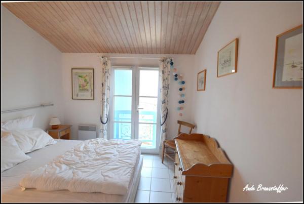 Maison à vendre 5 pièces SAINT MARTIN DE RE (17): Maison familiale lumineuse au calme, proche commerces et plage
