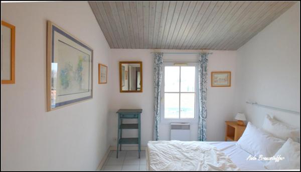 Maison à vendre 5 pièces SAINT MARTIN DE RE (17): Maison familiale lumineuse au calme, proche commerces et plage