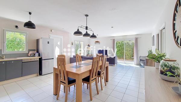 Maison
         3 pièces
        - 77 m² Exclusivité 227 900 € *