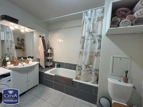 Appartement à vendre 2 pièces 43.43m² Bourgoin-Jallieu (38300)