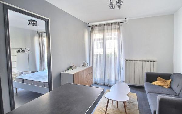 Appartement à louer    2 pièces • 27 m2 Marseille 5