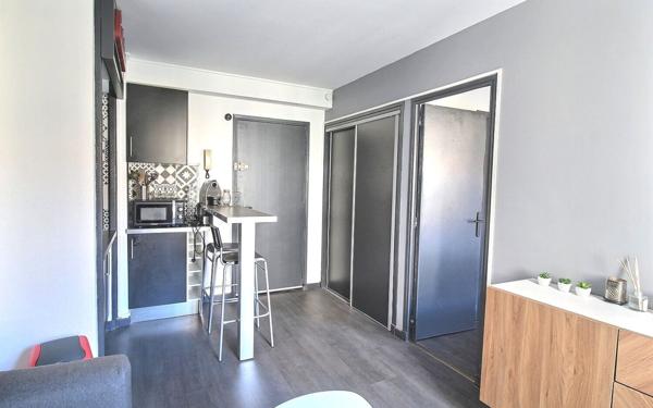 Appartement à louer    2 pièces • 27 m2 Marseille 5