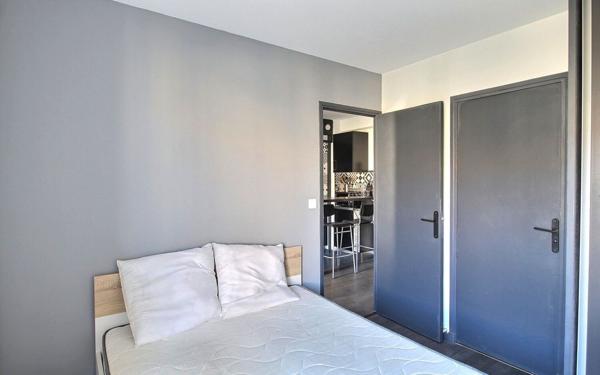 Appartement à louer    2 pièces • 27 m2 Marseille 5