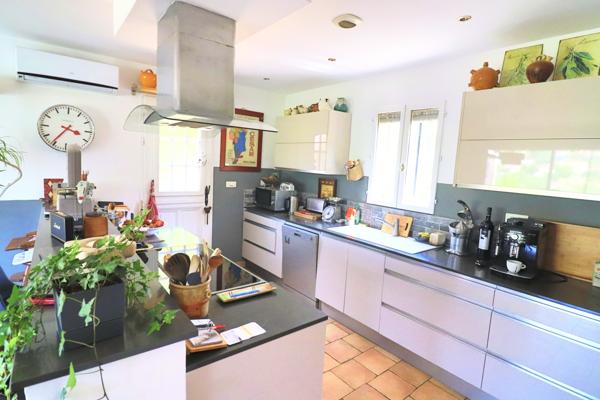 Cotignac: maison T5 de 165m2 sur terrain 1500m2