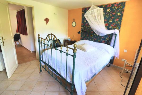 Cotignac: maison T5 de 165m2 sur terrain 1500m2