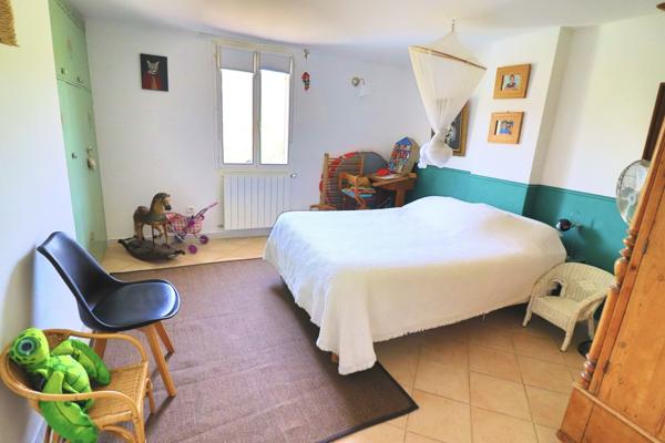 Cotignac: maison T5 de 165m2 sur terrain 1500m2