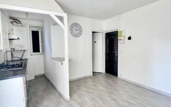 Appartement à vendre    2 pièces •  Persan