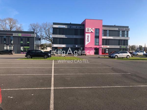 Bureaux à CHALLANS, 85300 - 255m²