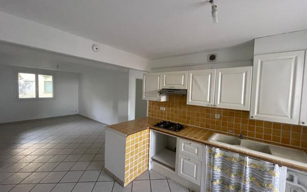 Appartement à vendre    3 pièces • 70 m2 La Seyne-sur-Mer