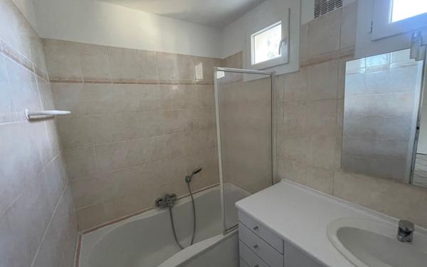 Appartement à vendre    3 pièces • 70 m2 La Seyne-sur-Mer