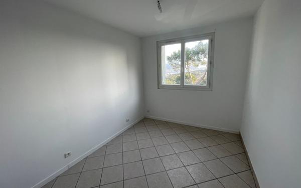 Appartement à vendre    3 pièces • 70 m2 La Seyne-sur-Mer