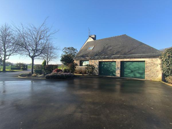 A vendre maison contemporaine , rare sur le marche proche Saint Meen le grand