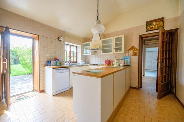 Maison à vendre |                                       Saint-Xandre |                                        9 pièces  |  204 m²