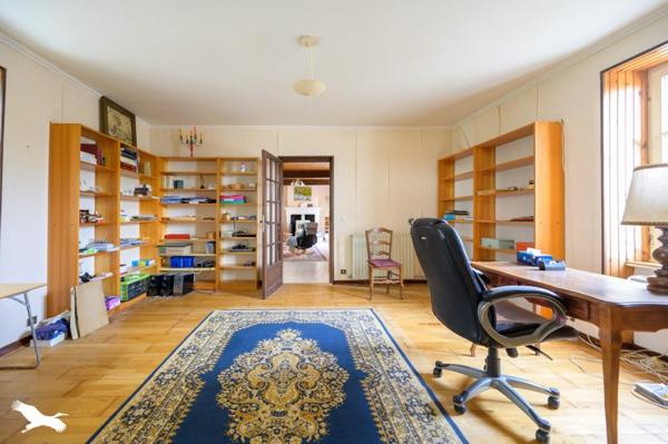 Maison à vendre |                                       Saint-Xandre |                                        9 pièces  |  204 m²