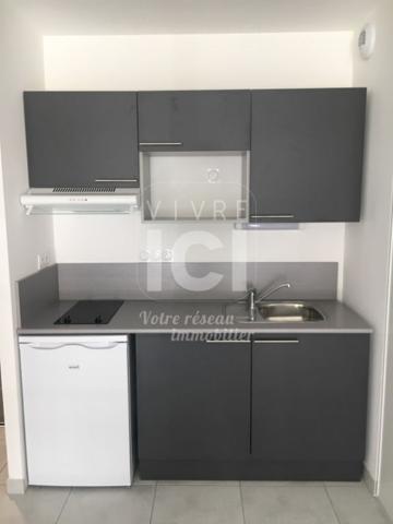 Appartement T2 de 43.13m² avec terrasse + stationnement - Centre ville TREILLIERES