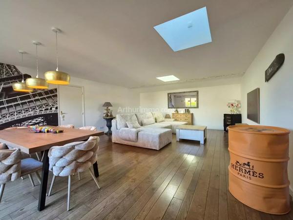 Vente                                                      Appartement
                        
                     5 pièces                      122 m2                     à Draguignan