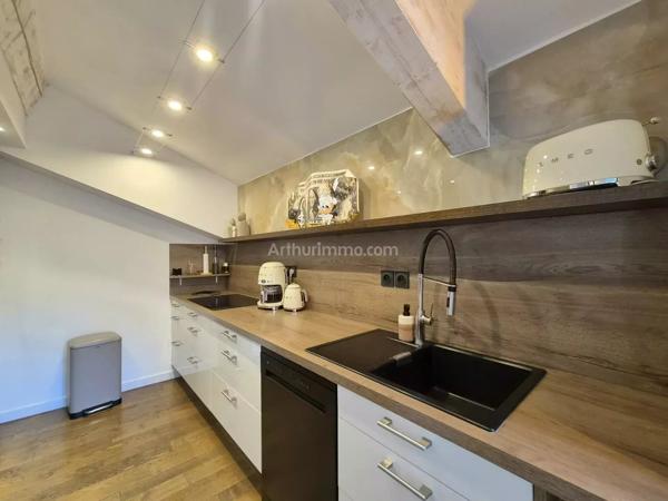 Vente                                                      Appartement
                        
                     5 pièces                      122 m2                     à Draguignan