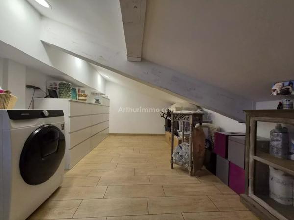 Vente                                                      Appartement
                        
                     5 pièces                      122 m2                     à Draguignan