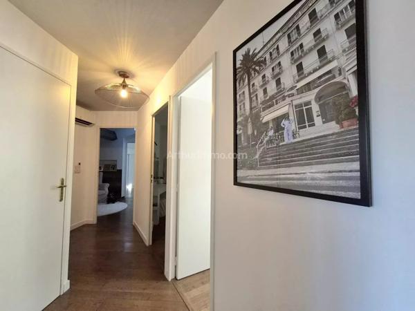 Vente                                                      Appartement
                        
                     5 pièces                      122 m2                     à Draguignan