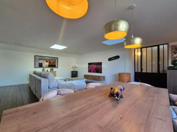 Vente                                                      Appartement
                        
                     5 pièces                      122 m2                     à Draguignan