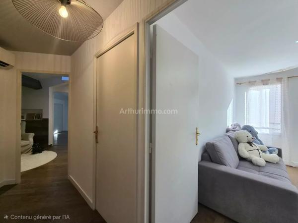 Vente                                                      Appartement
                        
                     5 pièces                      122 m2                     à Draguignan