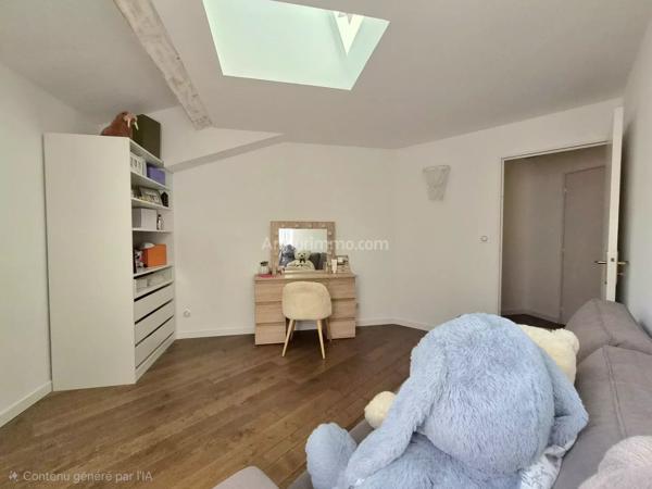 Vente                                                      Appartement
                        
                     5 pièces                      122 m2                     à Draguignan