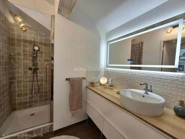 Vente                                                      Appartement
                        
                     5 pièces                      122 m2                     à Draguignan